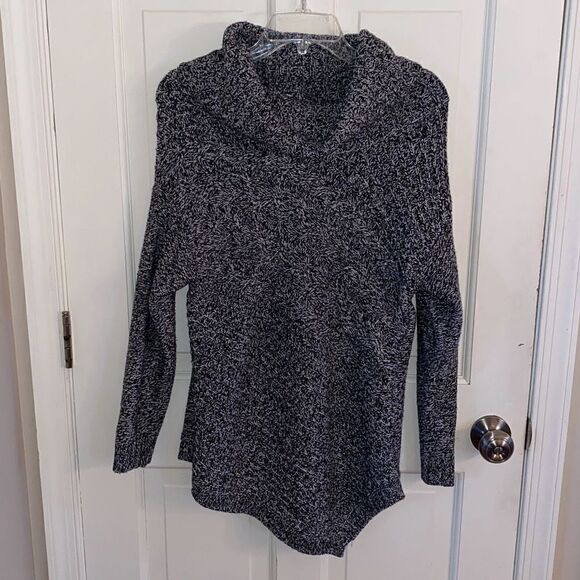 🔥3/$20🔥 New York & Company turtleneck sweater size XS - Picture 1 of 10